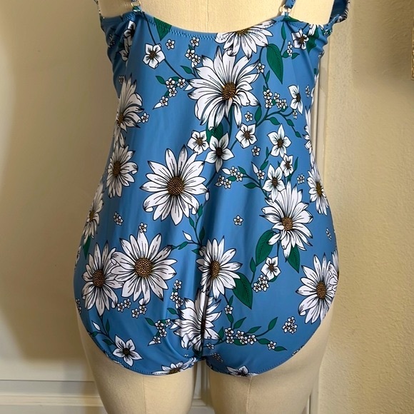 Jessica Simpson~Swimsuit~One Piece / NWT / Blue Daisy / Host Pick - Picture 9 of 15